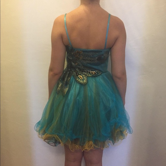 Dave & Johnny Prom Dress - Picture 2 of 4